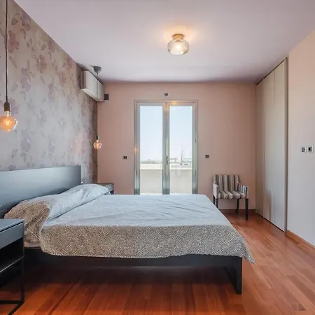 Etna View Superior Flat With Terrace And Jacuzzi Apartment Catania