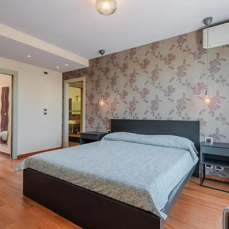 Etna View Superior Flat With Terrace And Jacuzzi Apartmán