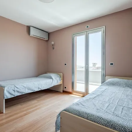 Apartmán Etna View Superior Flat With Terrace And Jacuzzi *